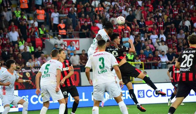 Trendyol Süper Lig: Çorum FK: 1 - Corendon Alanyaspor: 2 (Maç sonucu)