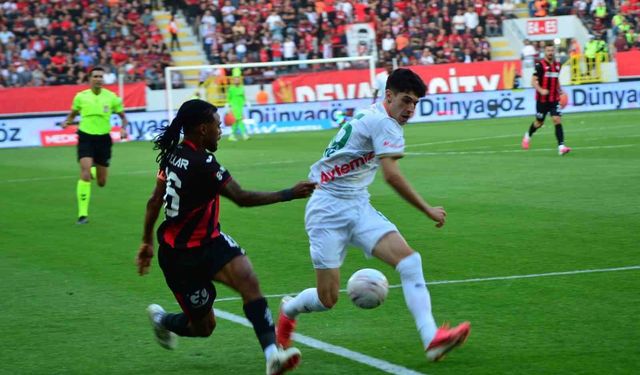 Trendyol Süper Lig: ÇorumFK: 0 - Corendon Alanyaspor: 0 (Maç devam ediyor)