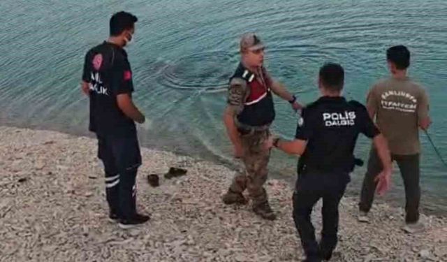 Yüzmek için girdiği Atatürk Barajında boğuldu