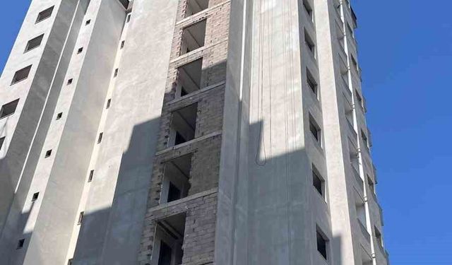 11. katta mahsur kalan işçiler kurtarıldı