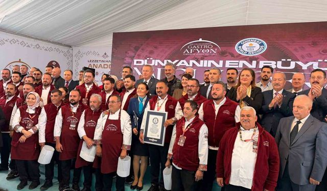 Afyonkarahisar 'Dünyanın En Büyük Anadolu Sofrası' ile Guinness Rekorlar Kitabına girdi