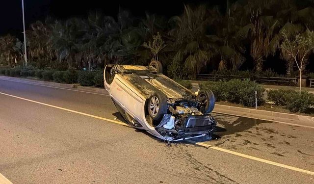 Alanya'da otomobil takla attı: 2 yaralı
