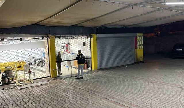 Antalya'da oto yıkamacıda silahlı kavga: 1 ölü, 2 yaralı