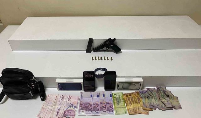 Beyoğlu'nda camide para dolu çantayı çalan şüpheli tutuklandı