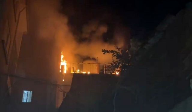 Bursa'da balkonunda çıkan yangın eve sıçramadan söndürüldü