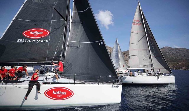 Bursalı yelkenciler Knidos Cup'ta kürsüye çıktı