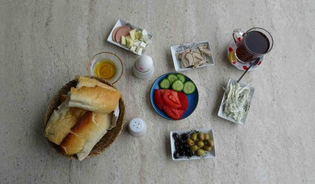 Erzurum'da 150 TL'lik serpme kahvaltı ilgi odağı