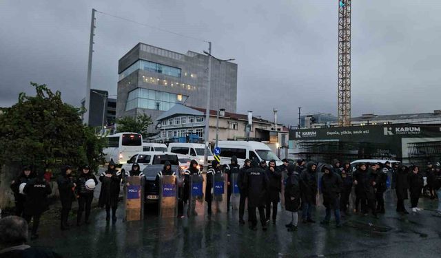 Halk TV'ye inceleme: Polis ekipleri arama yapıyor