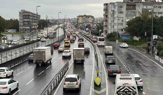 İstanbul'da trafik yoğunluğu yüzde 89'a ulaştı