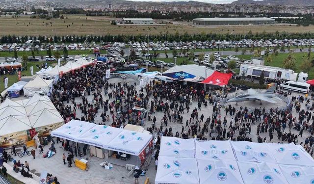 Kayserililer, bilim ve teknoloji heyecanını BİLİMFEST'te yaşıyor