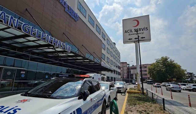 Kiremit onarımı sırasında yük asansörü 3. kattan düştü: 1'i ağır 3 yaralı