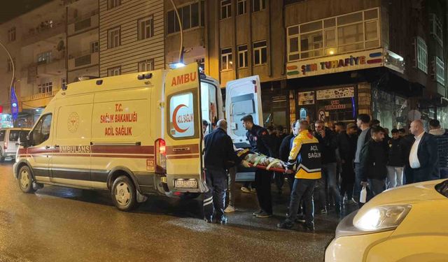 Muş'ta otomobil ile motosiklet çarpıştı: 2 yaralı
