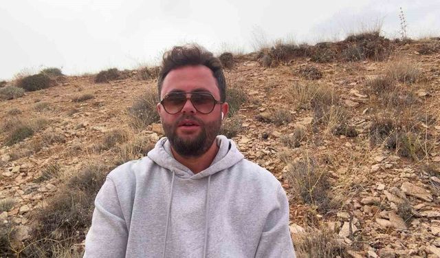 Porsuk yuvasından gelen sesleri tilki sandı, Kangal yavrularıyla karşılaştı