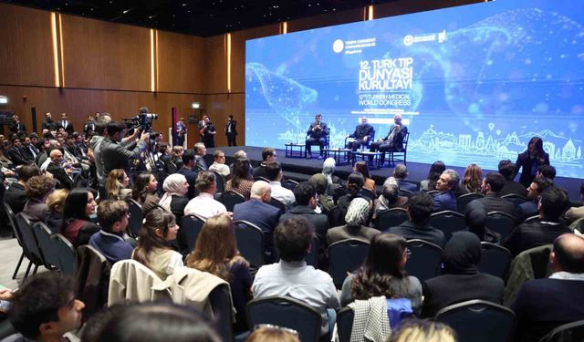 Sağlık Bakanı Memişoğlu 12'nci Türk Tıp Dünyası Kurultayı'nda gençlerle buluştu