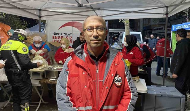 Sel felaketinin yaşandığı Ayazağa'da yemek dağıtımları devam ediyor