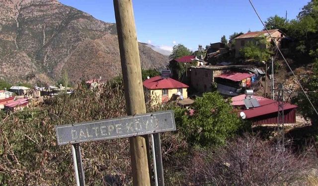 Siirt'te terör örgütü PKK'nın katlettiği 37 kiş törenle anıldı