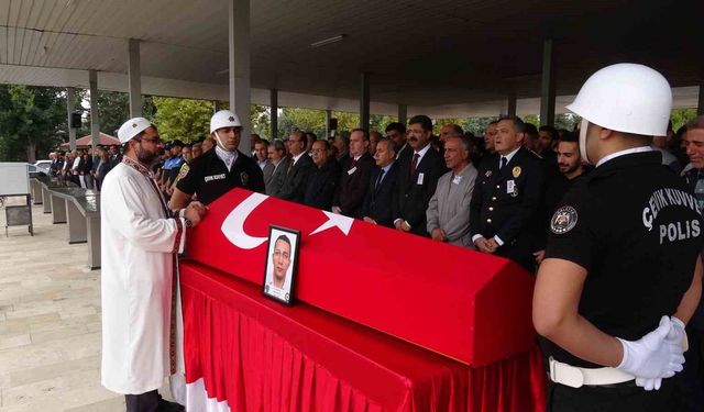 Tekne kazası kurbanı polis memuru Orhan Gazi Yetiş Malatya'da son yolculuğuna uğurlandı