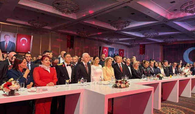 Vali Gül: '103 yıl önce aziz milletimiz; kendisini tarihten silmek isteyen emperyalizmin asırlık hesaplarını parçaladı'