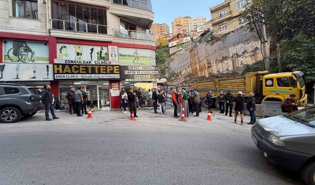 Zonguldak'ta bina çökmesinin ardından tahliyeler sürüyor: 28 daireli apartman boşaltıldı