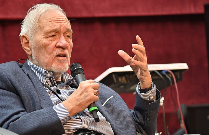 Tarihçi Prof. Dr. İlber Ortaylı hayatını kaybetti