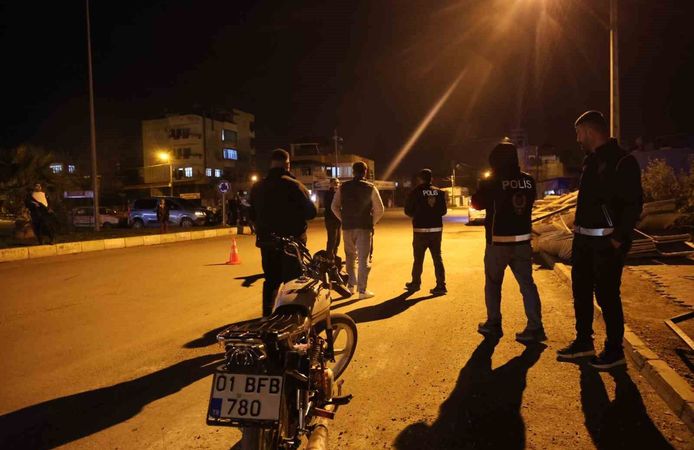 Kasksız sürücüden polise ilginç teklif: 'Cezayı bana değil, plakaya yazın'