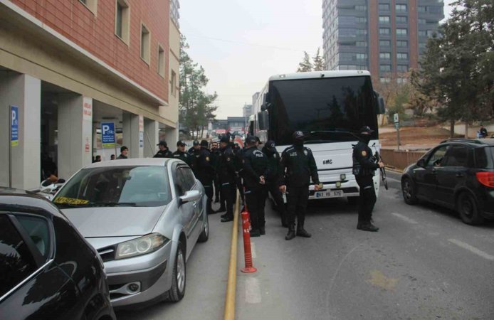 Halfeti Belediyesi’ne Yolsuzluk Operasyonu: Eski Başkan Dahil 47 Gözaltı