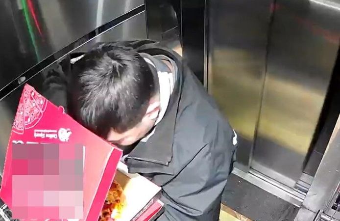 Pizzayı Getirdi Ama Yaptığı Şey Şoke Etti! Kamerayı İzleyen Donup Kaldı