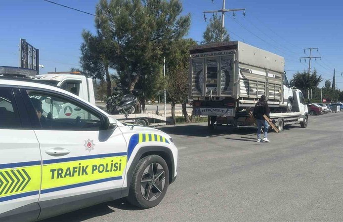 Eski plakasını kamyonetine taktı, 140 bin lira cezadan kaçamadı