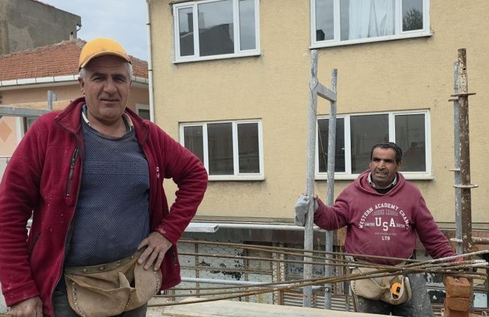 “1 Mayıs Emek ve Dayanışma Günü: Meydanlar Doldu, Yevmiyeli İşçiler Geçim İçin Çalıştı”