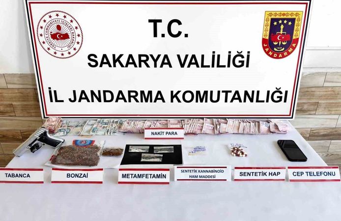 Jandarma Operasyonunda Satışa Hazır Uyuşturucu Yakalandı
