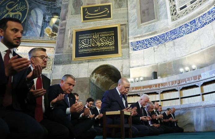 Cumhurbaşkanı Erdoğan, cuma namazını Ayasofya Camii’nde kıldı, Kur’an-ı Kerim okudu