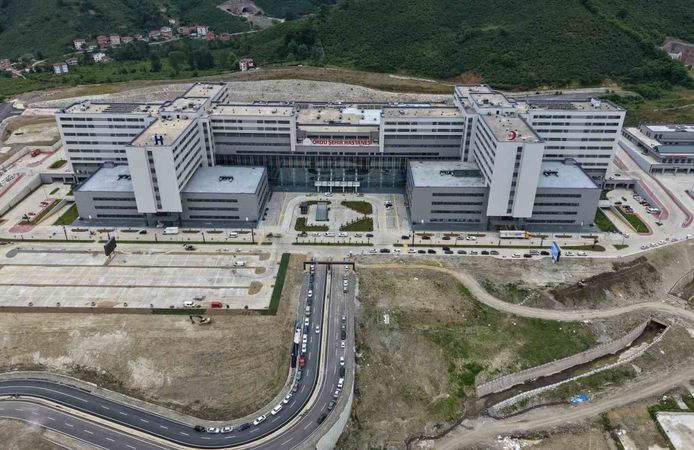 Bin 200 yataklı Ordu Şehir Hastanesi açılış için gün sayıyor
