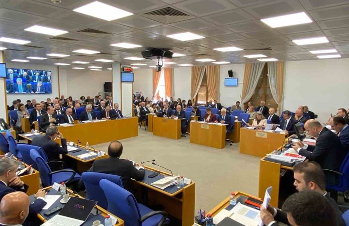 Emekli maaşı düzenlenmesini de içeren kanun teklifi Plan ve Bütçe Komisyonu'nda