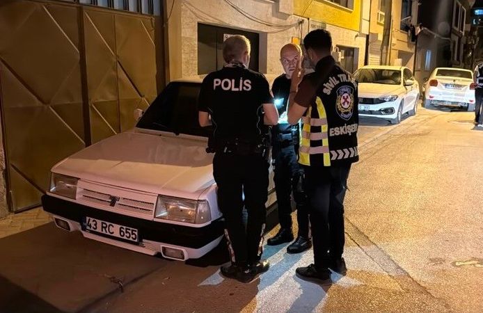 Drift sonrası polisten yaya kaçan ehliyetsiz sürücüye 690 bin TL ceza kesildi