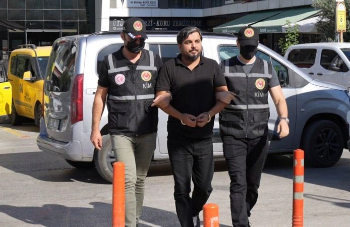 Yurt dışı yasağını ihlal ettiği gerekçesiyle Arif Kocabıyık tutuklandı