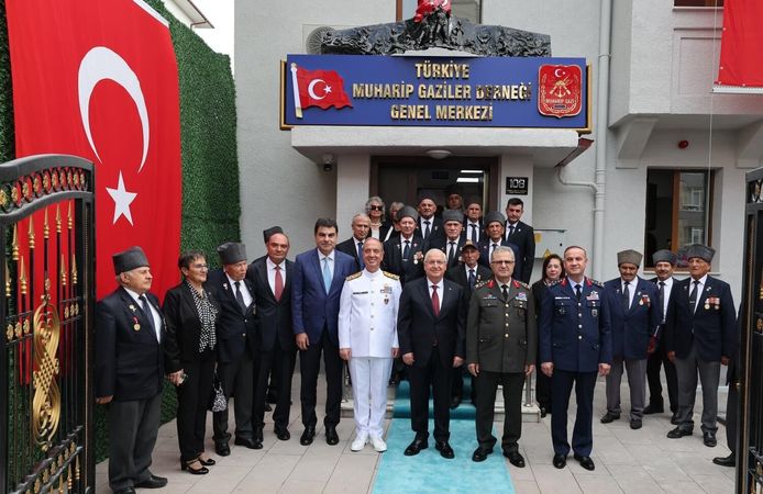 Bakan Güler: 'Gazilik, şanlı tarihimizde büyük bir şeref ve onur vesilesi olarak görülmüştür'