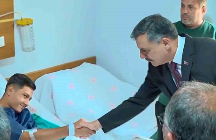 Bakan Tekin ve Bakan Çiftçi yaralı öğrencileri ziyaret etti