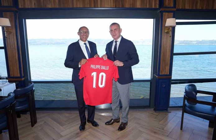 Milli Takım-Fransa maçı öncesi Sapanca'da dostluk buluşması