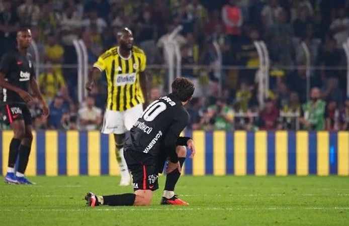 Beşiktaş Kadıköy'de Fenerbahçe'yi devirdi: Derbide zafer Kartal'ın