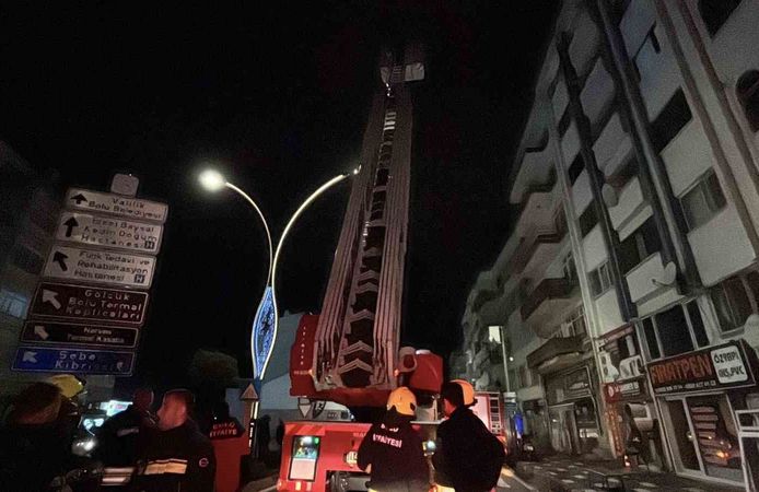 'Çatı yangını' ihbarı ekipleri harekete geçirdi