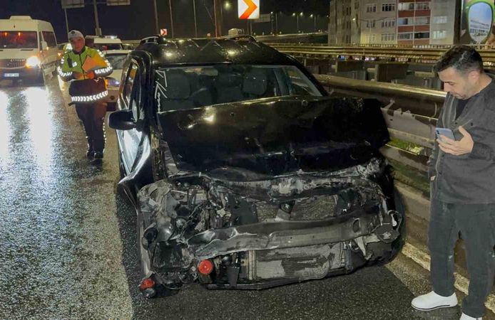 Düğüne giden otomobil kaza yaptı: 1 yaralı
