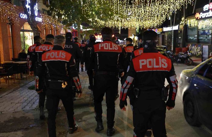 Elazığ'da öğrencilerin yoğun olduğu alanlar denetlendi