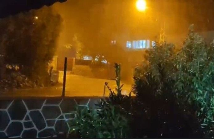 Hatay'da ceviz büyüklüğünde dolu yağdı, bazı araçlar hasar gördü