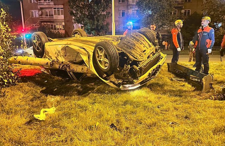Erzurum'da takla atan otomobildeki 4 kişi yaralandı