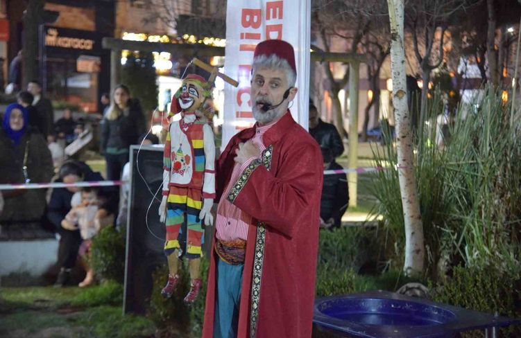 Çocuklar geleneksel 'Ramazan Şenlikleri'nde gönüllerince eğlendi