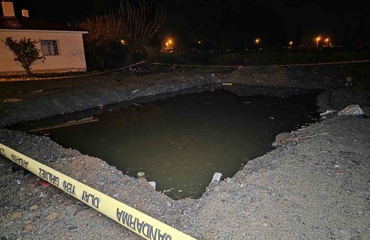 Hatay'da su dolu temelin içindeki toplarını almak isterken düşen 2 kardeş çocuk öldü