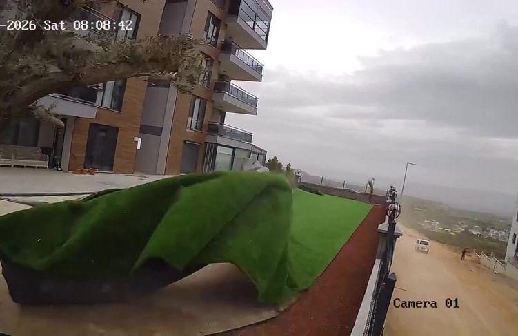 Denizli'deki fırtınadan Necati ve Saykolar grubunun bas gitaristi de etkilendi