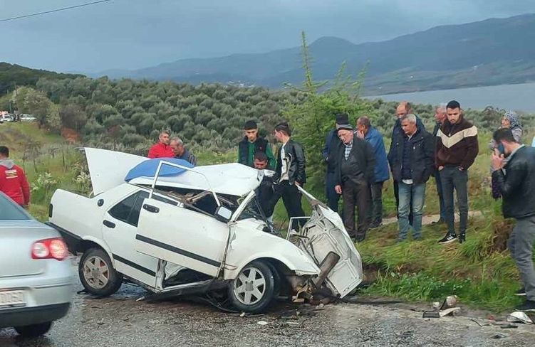 Manisa'da feci kaza: 1'i ağır 3 yaralı