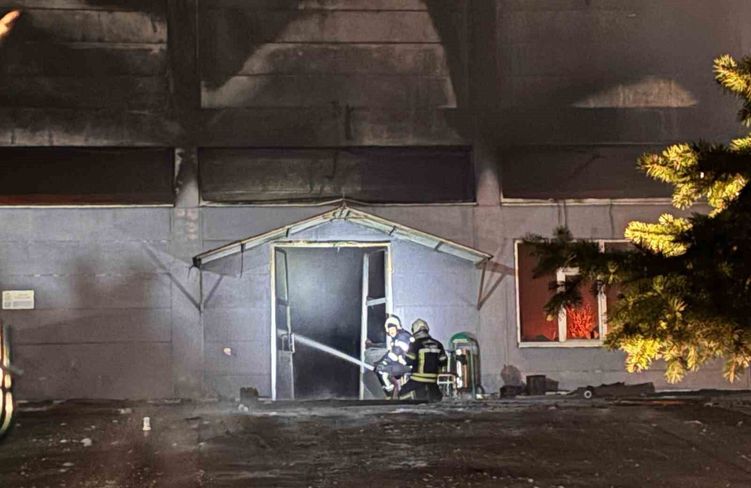 Trabzon Büyükşehir Belediyesi İtfaiye Daire Başkanı Öztürk: 'Yangının yüzde 90'lık kısmını kontrol altına aldık'