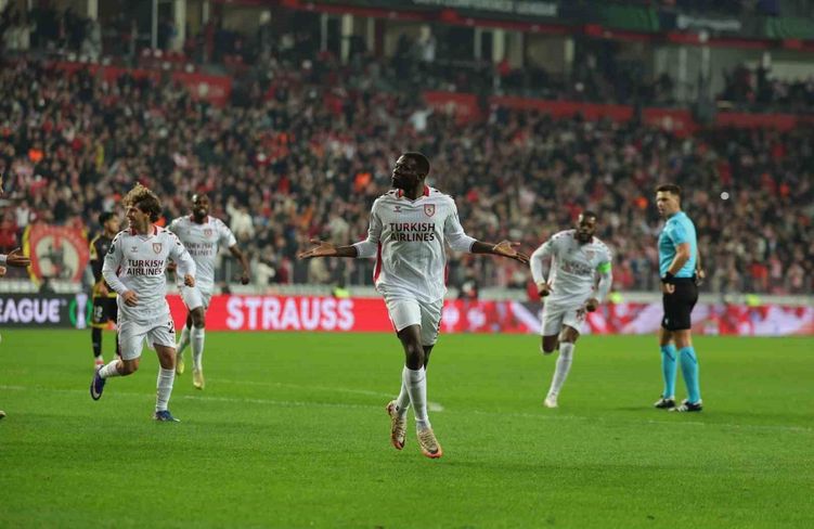 UEFA Konferans Ligi: Samsunspor: 1 - Rayo Vallecano: 2 (İlk yarı)